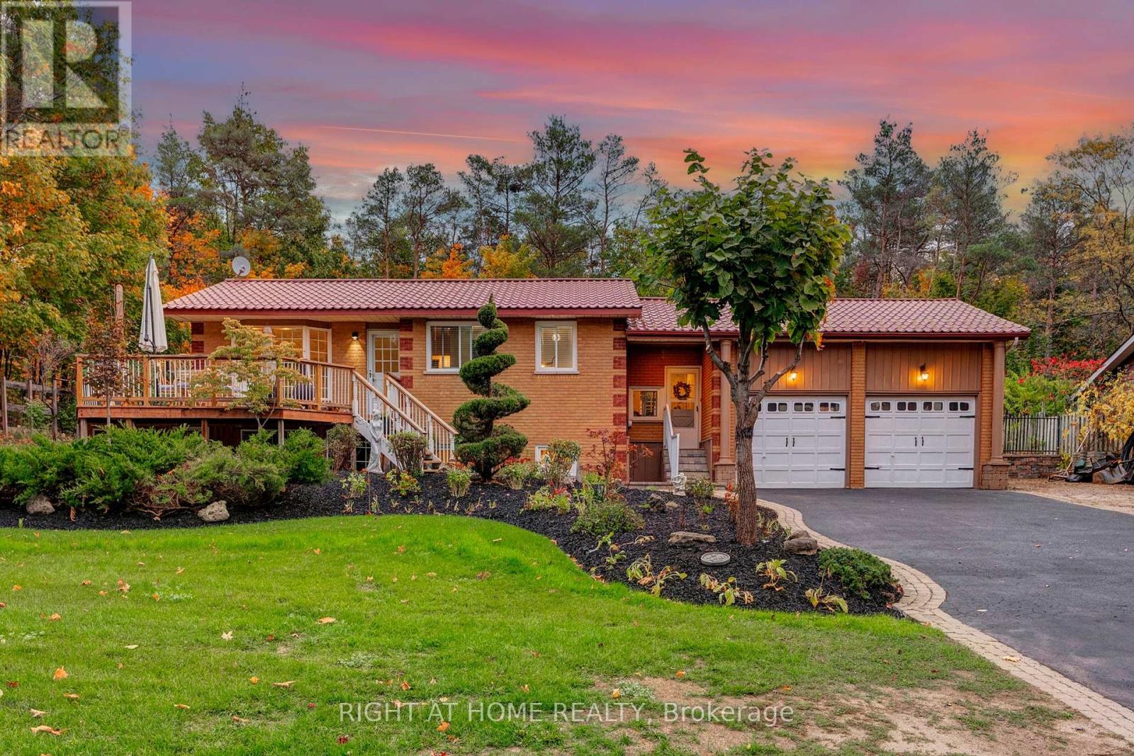 1243 Crossland Rd, Springwater, ON L9X 1B3