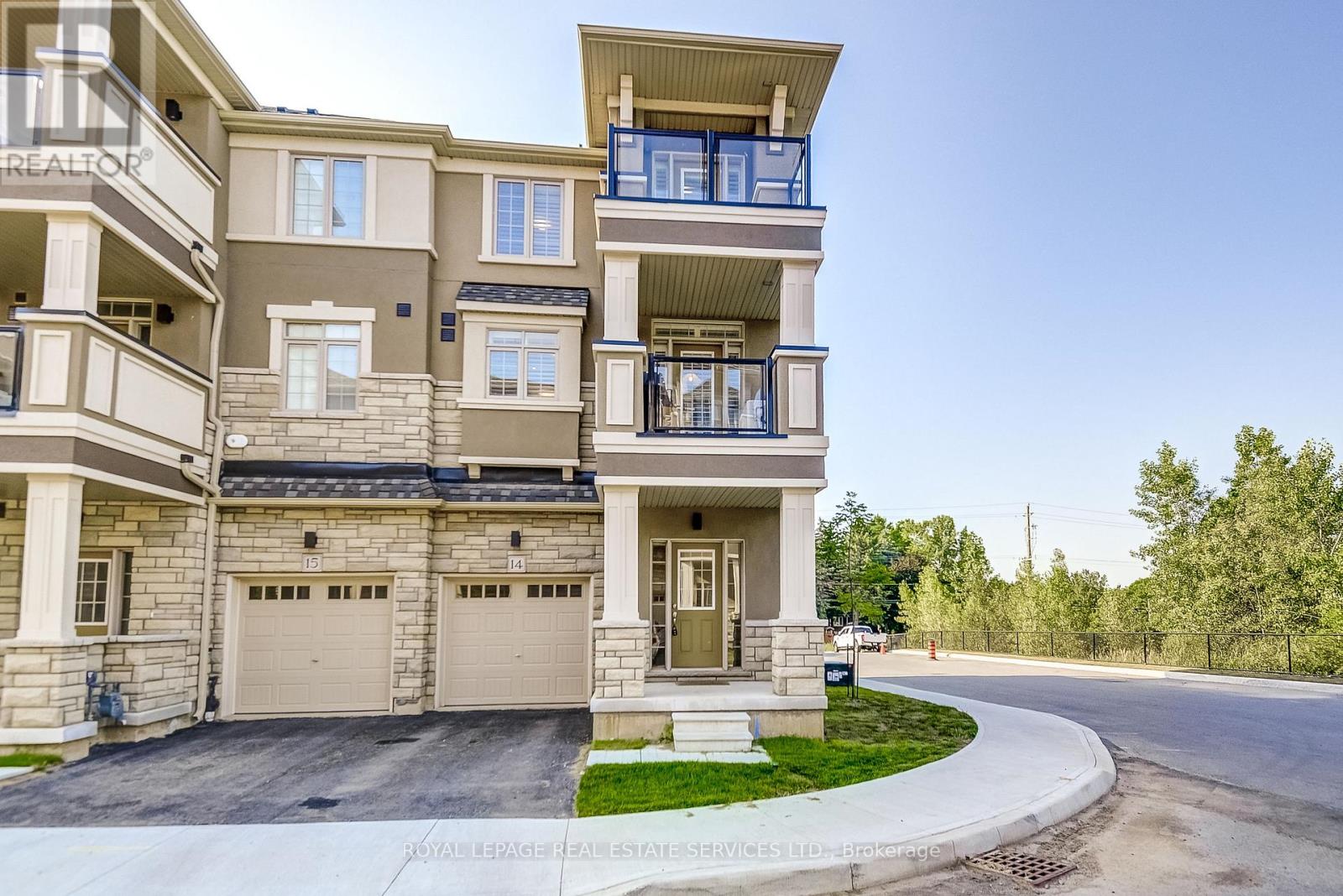 14 305 Garner Rd W, Hamilton, ON L9G 3K9