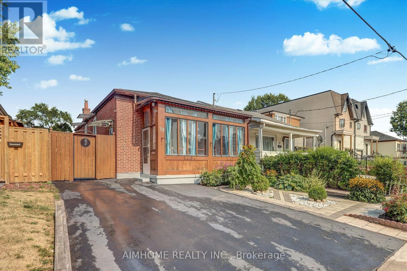 29 Jeavons Ave, Toronto Clairlea-birchmount, ON M1K 1S9