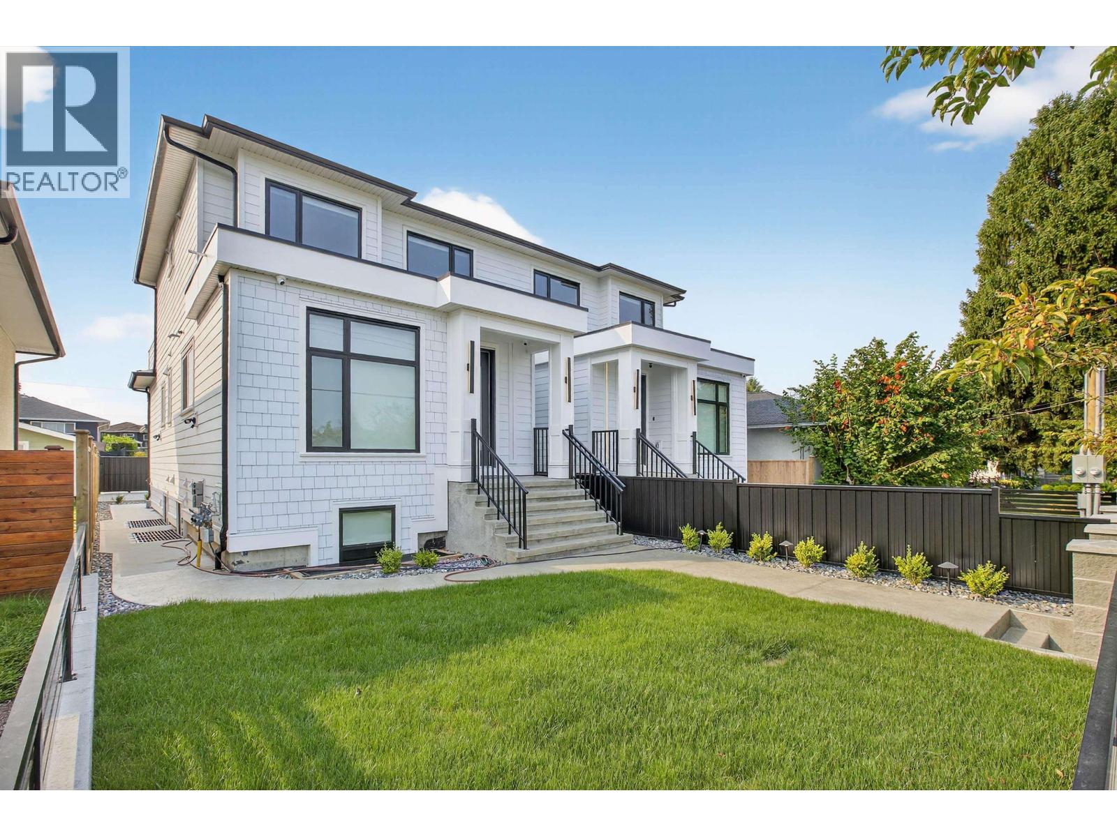 6928 Carnegie St, Burnaby, BC V5B 1Y5
