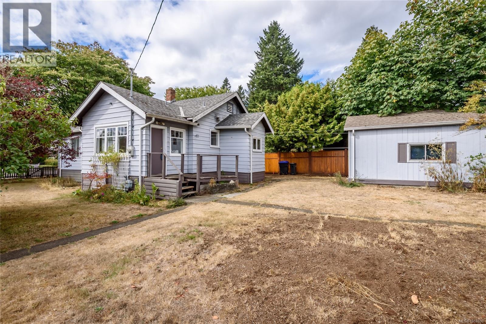 378 Harmston Ave, Courtenay, BC V9N 2W9