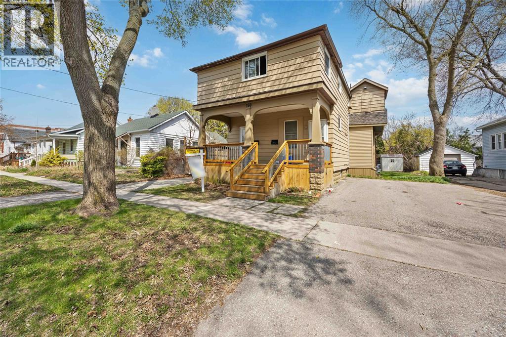 150 College Ave N, Sarnia, ON N7T 6B3