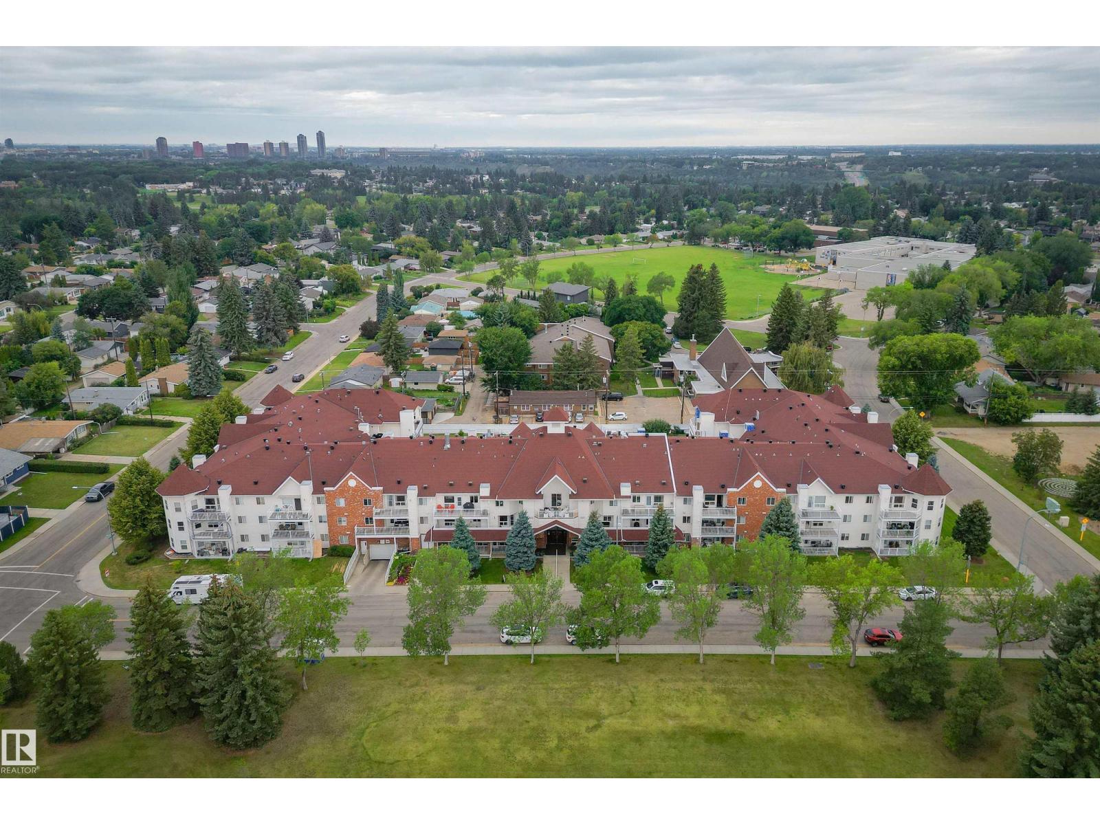 6220 Fulton Road Northwest #304, Edmonton, AB T6A 3T4
