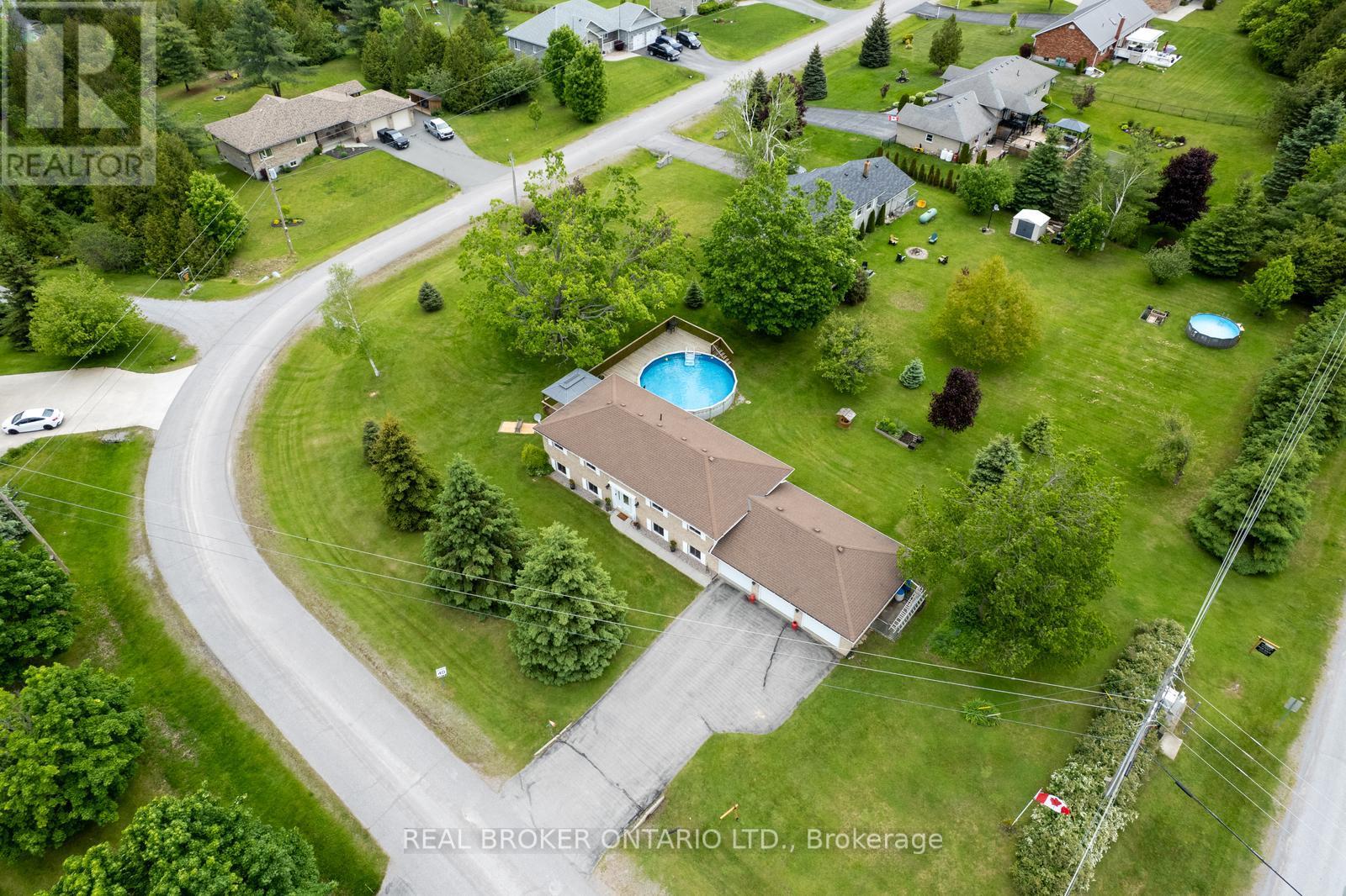 1743 Barton Dr, Selwyn, ON K0L 2H0