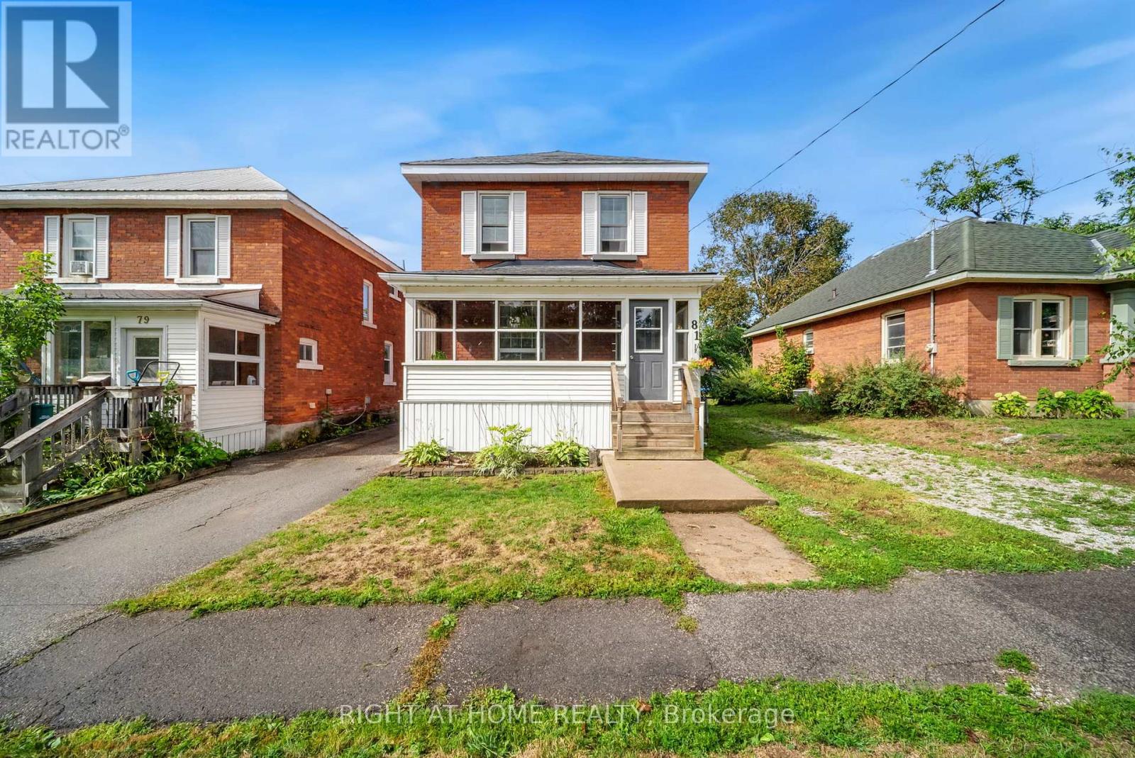 81 Douglas St, Orillia, ON L3V 5Y7