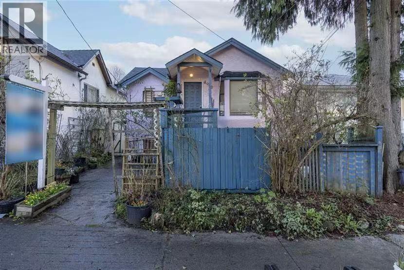 4940 Killarney St, Vancouver, BC V5R 3V7