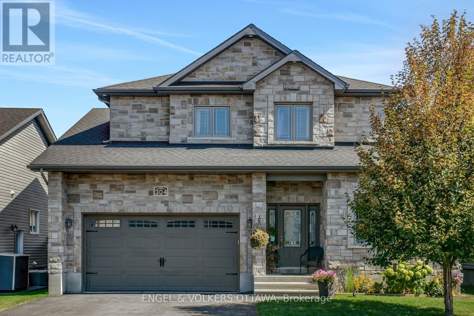 304 Colmar St, Russell, ON K0A 1W0