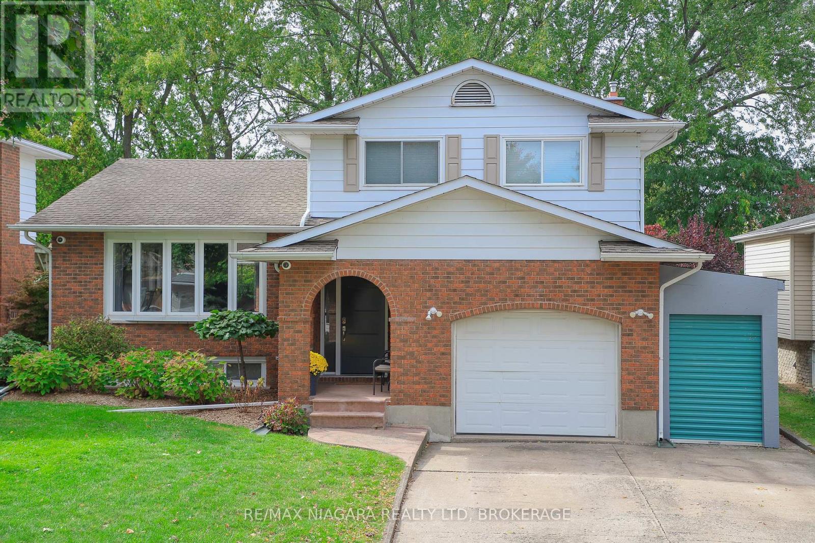 21 Jessica Dr, St. Catharines, ON L2M 6V9