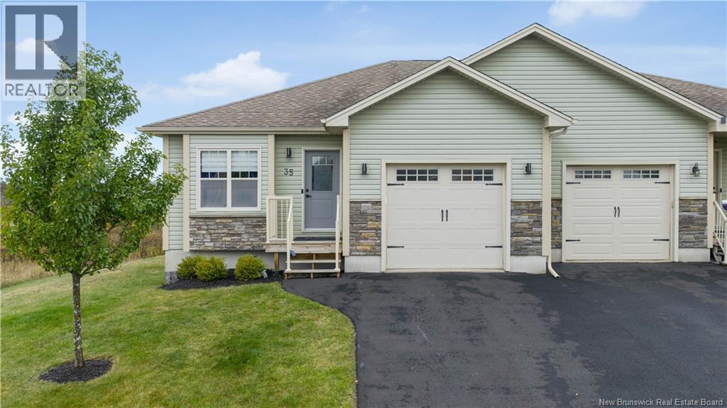35 Mosaic Dr, Saint John, NB E2J 0K1