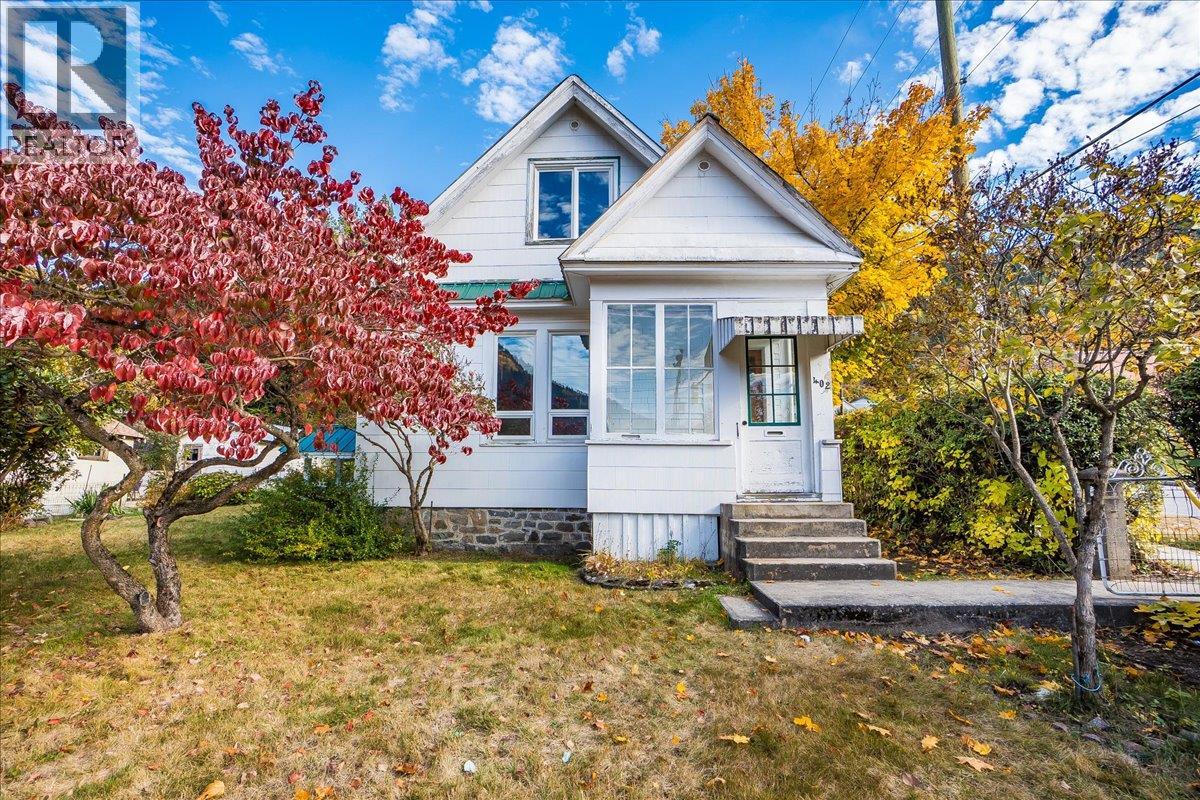 402 Nelson Ave, Nelson, BC V1L 2M9