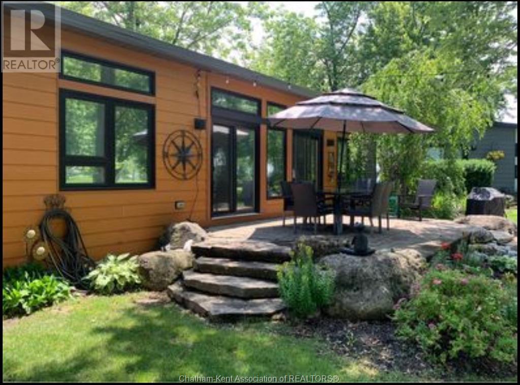 981 County Rd 2 Road Unit 707, Lakeshore, ON N8L 1B4