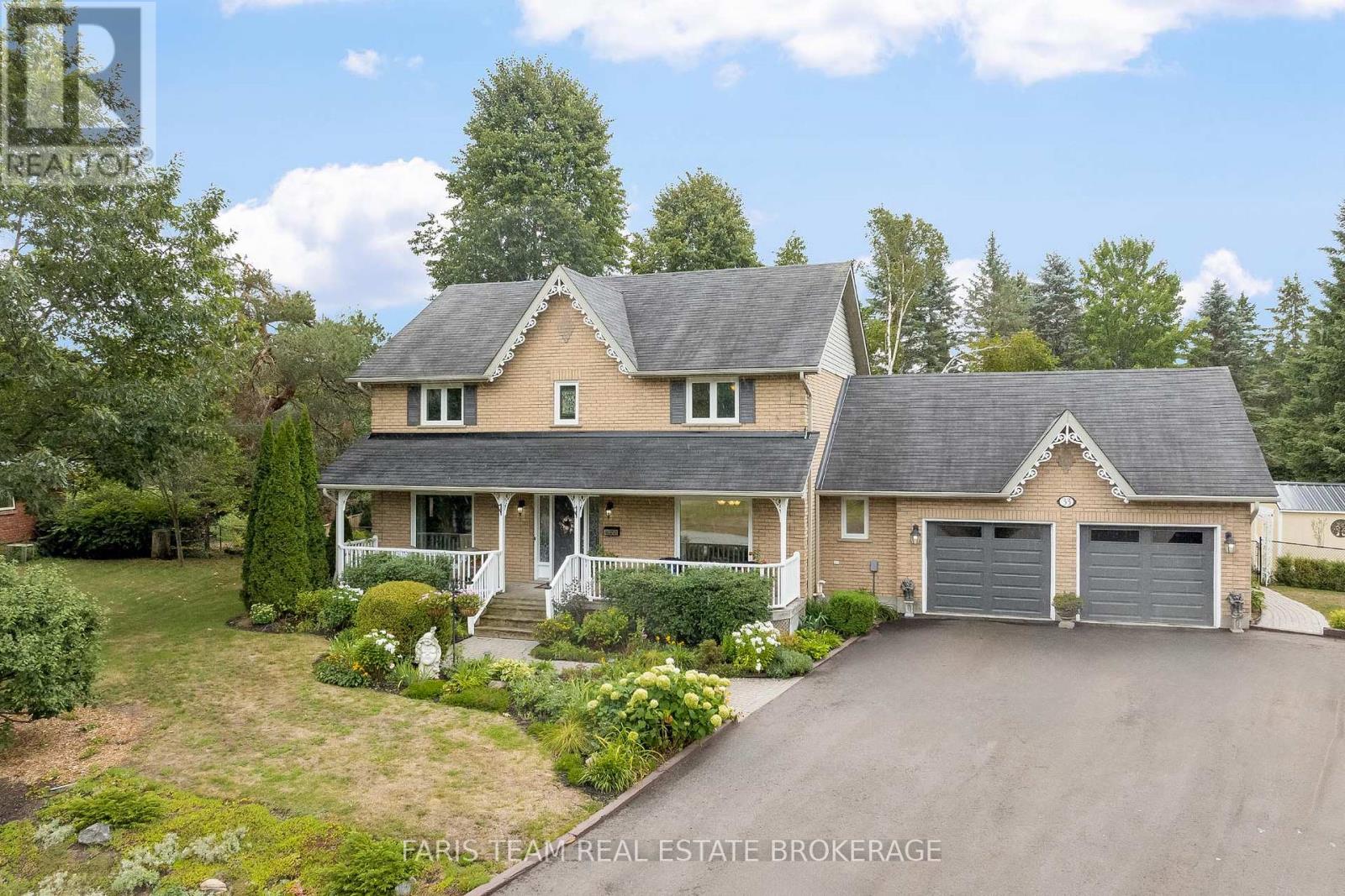 33 Willow Landing Rd, Springwater, ON L0L 1X1