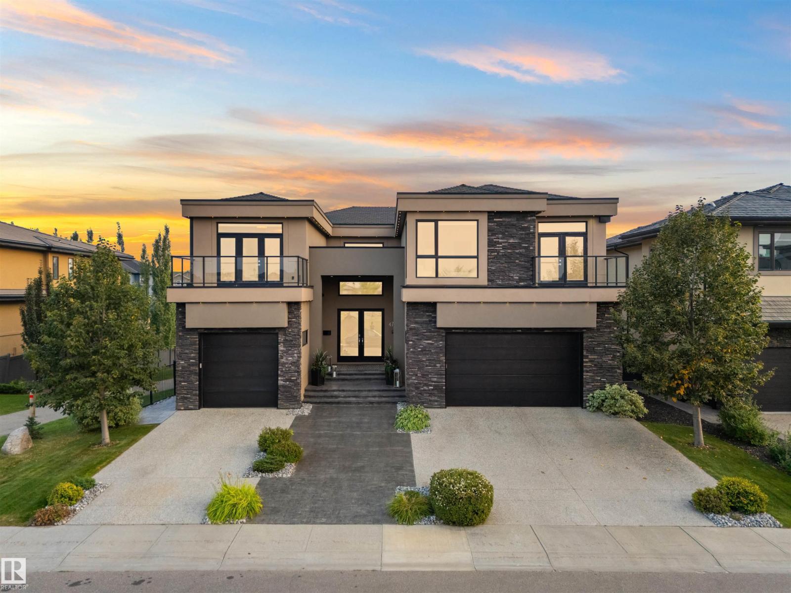 4727 Woolsey Cm NW, Edmonton, AB T6W 2B9