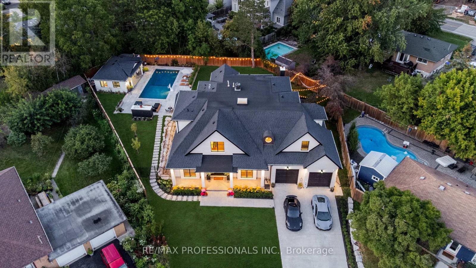 583 Weir Ave, Oakville, ON L6L 4X3