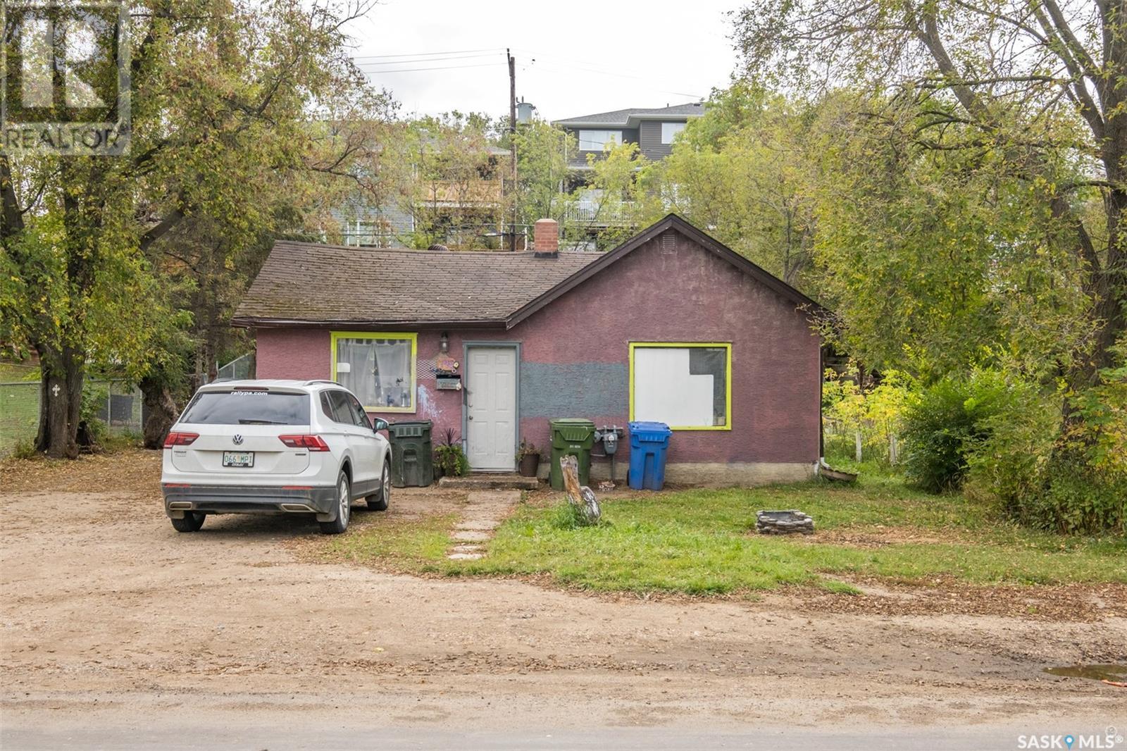 743 18 Street West, Prince Albert, SK S6V 4A7