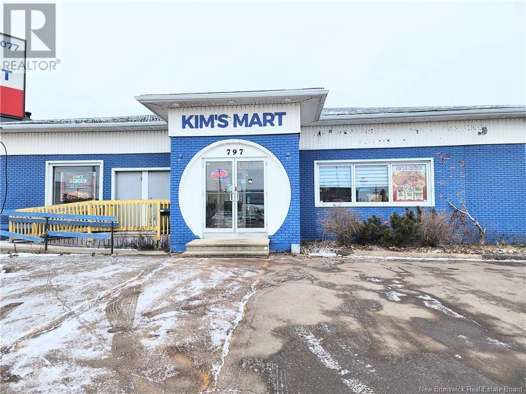 797 Mountain Rd, Moncton, NB E1C 2R5