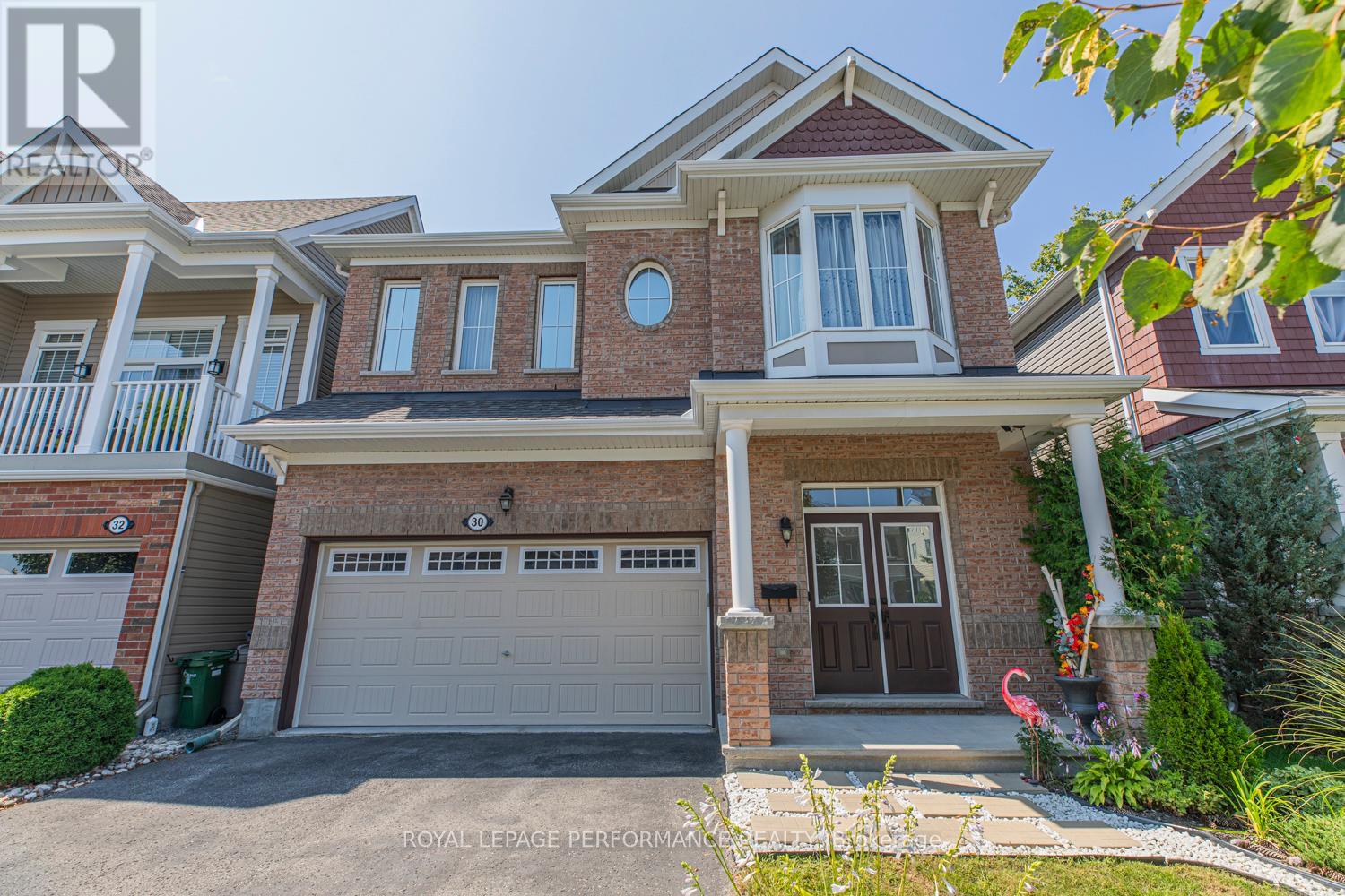 30 Summitview Dr, Ottawa, ON K2M 2V9