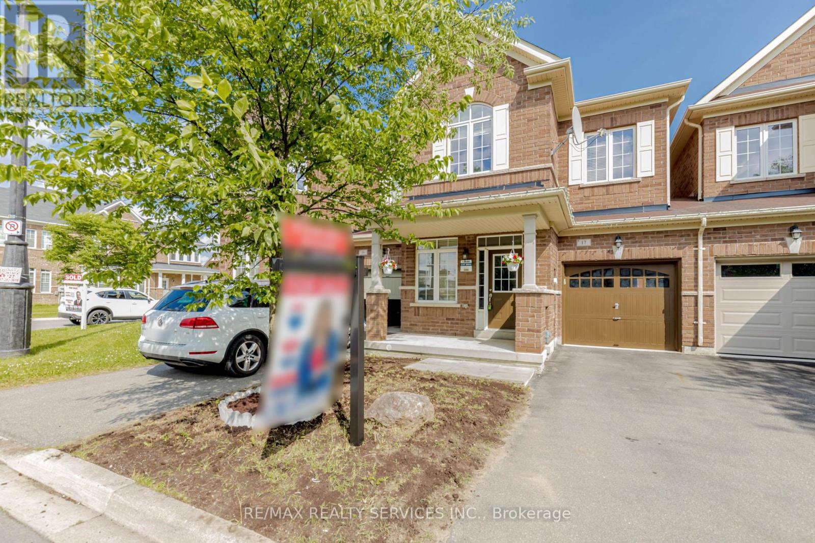 17 Primo Rd, Brampton, ON L7A 0G1