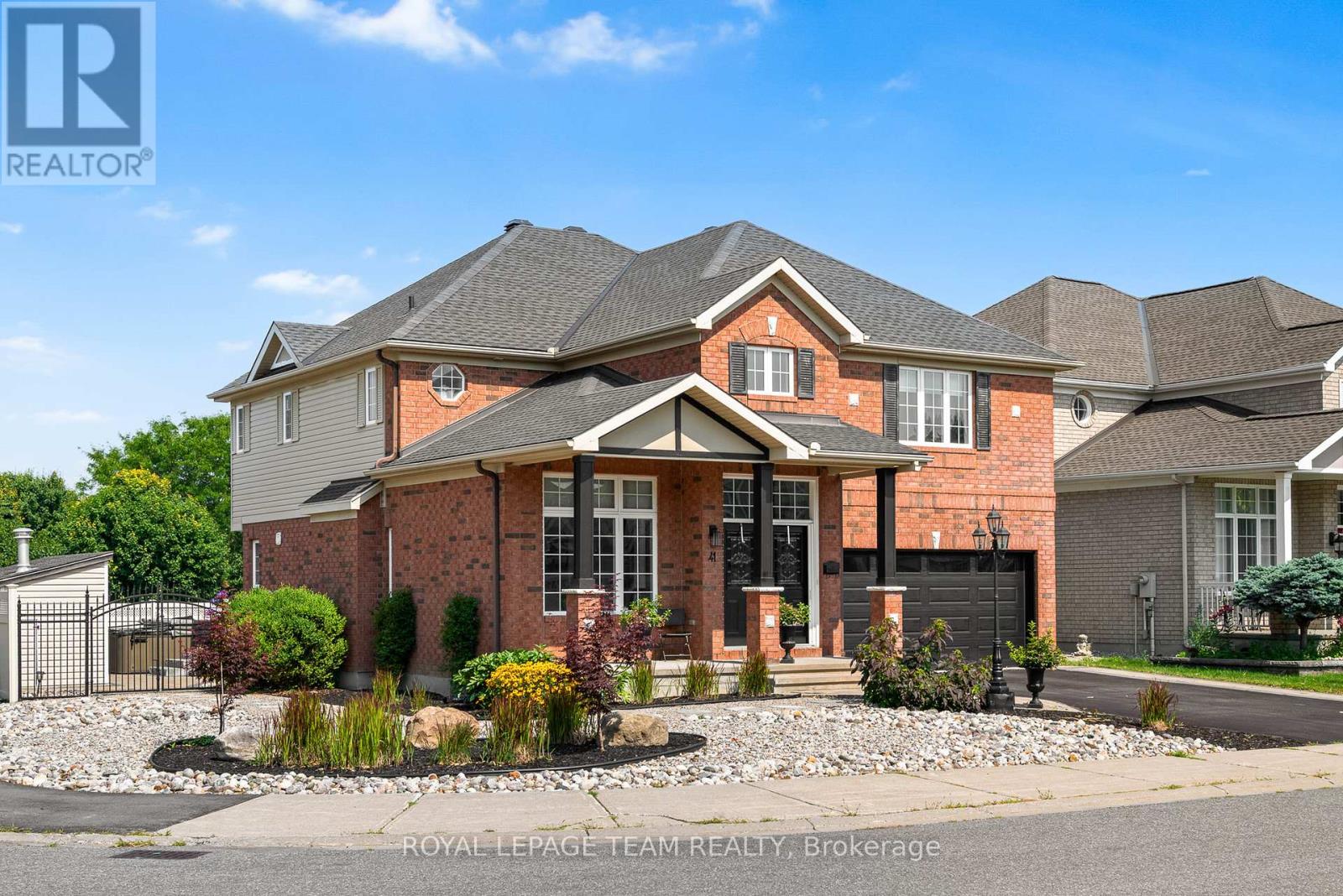 41 Blackshire Cir, Ottawa, ON K2J 5M2
