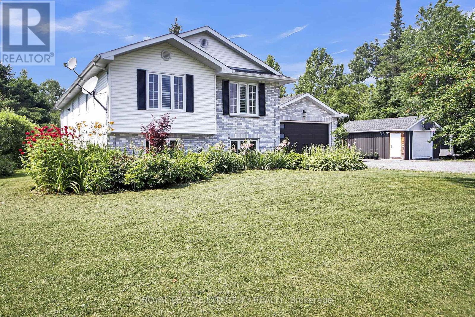 3377 Paden Rd, Ottawa, ON K0A 2T0