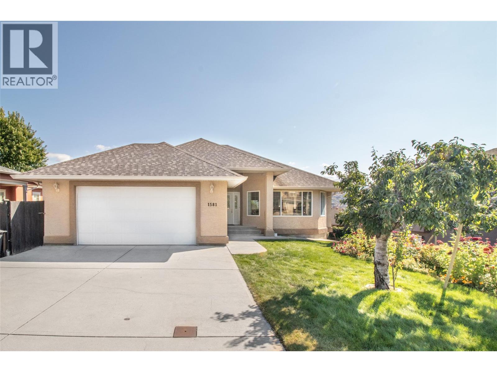 1581 Large Ave, Kelowna, BC V1P 1N4