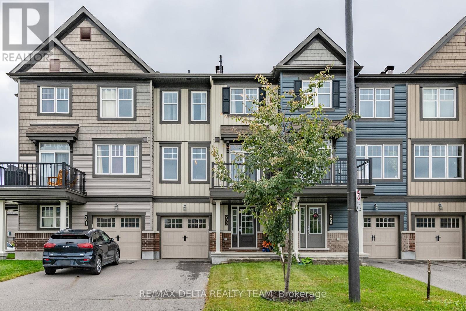 203 Yellowcress Way, Ottawa, ON K4A 1C1