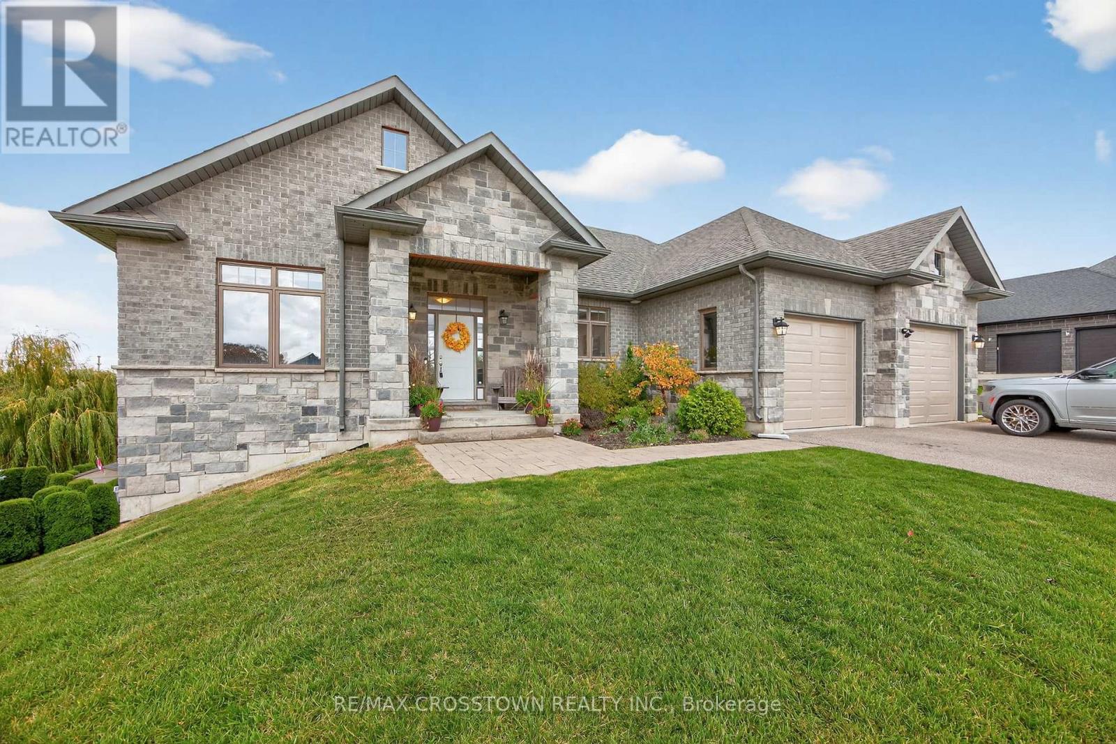 72 Glenhuron Dr, Springwater, ON L4M 6T4