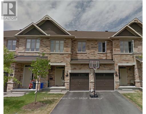 17 Madelon Dr, Ottawa, ON K2J 5C7