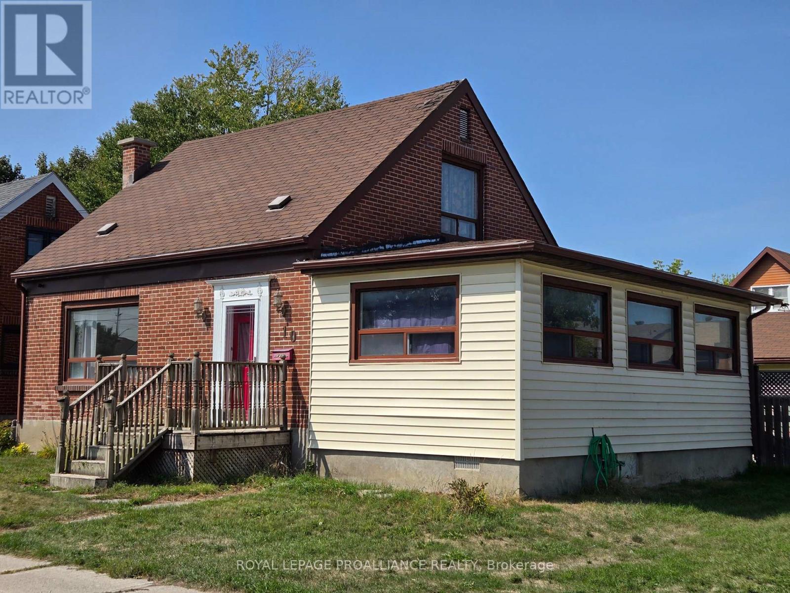 10 Wellington Cres, Belleville, ON K8P 1E1