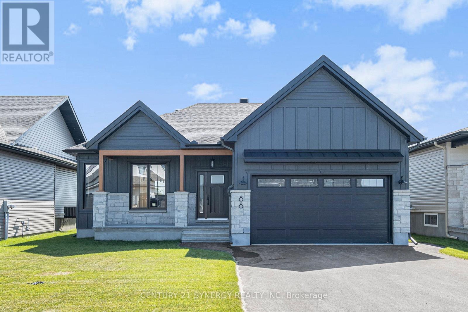 88 Helen St, North Stormont, ON K0A 1R0