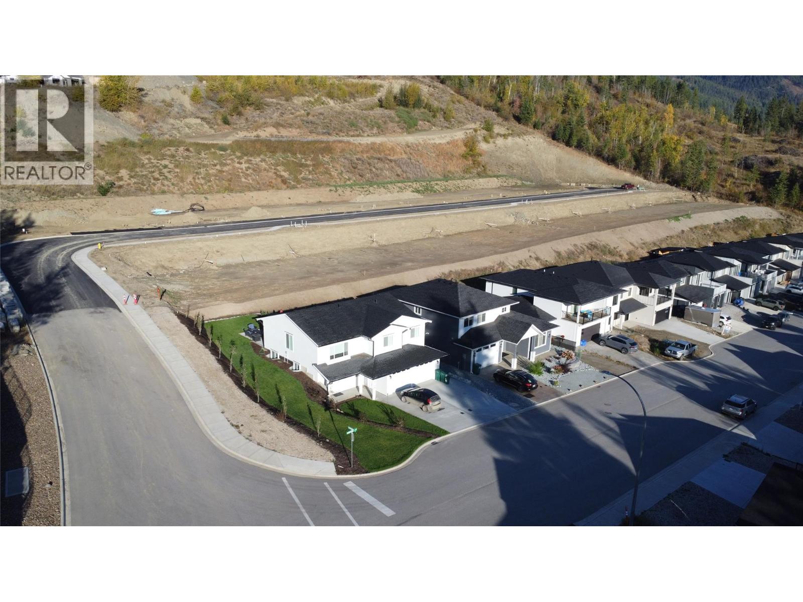 2225 Mountain View Ave, Lumby, BC V0E 2G0