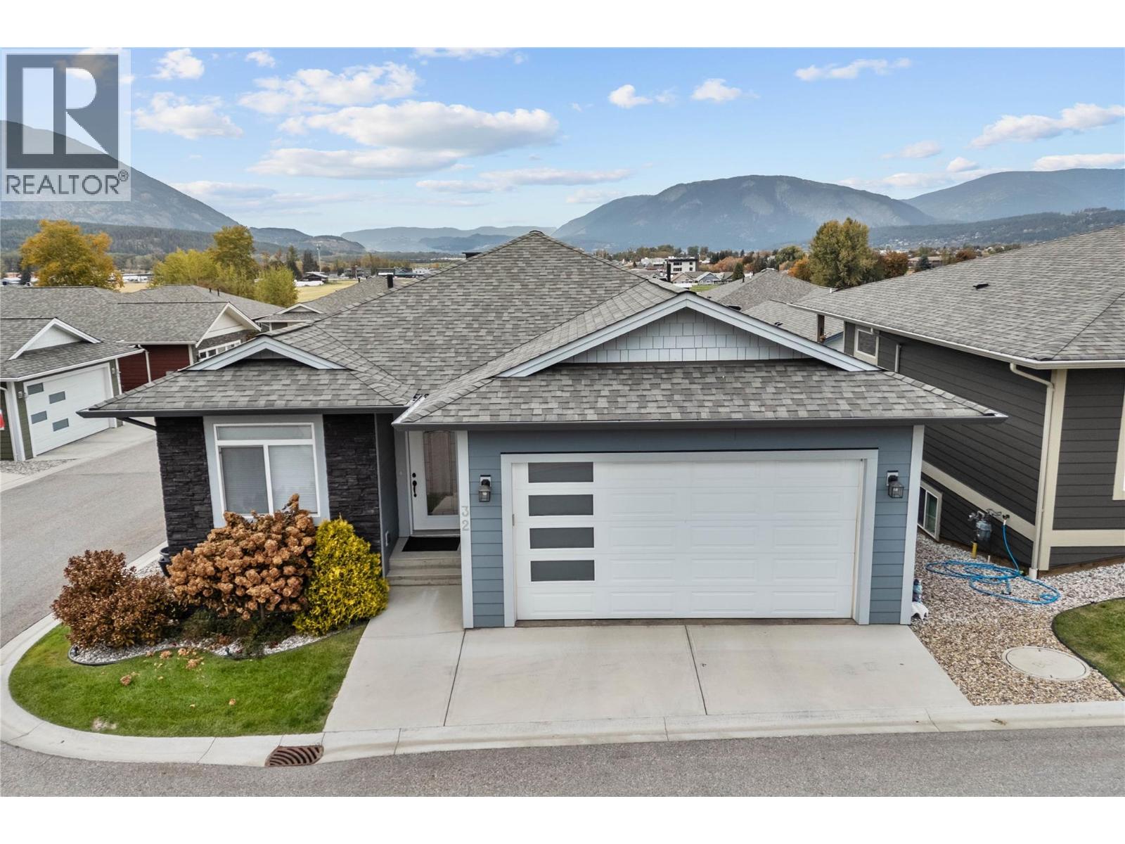 1791 10 Street Sw Unit 32, Salmon Arm, BC V1E 0E9
