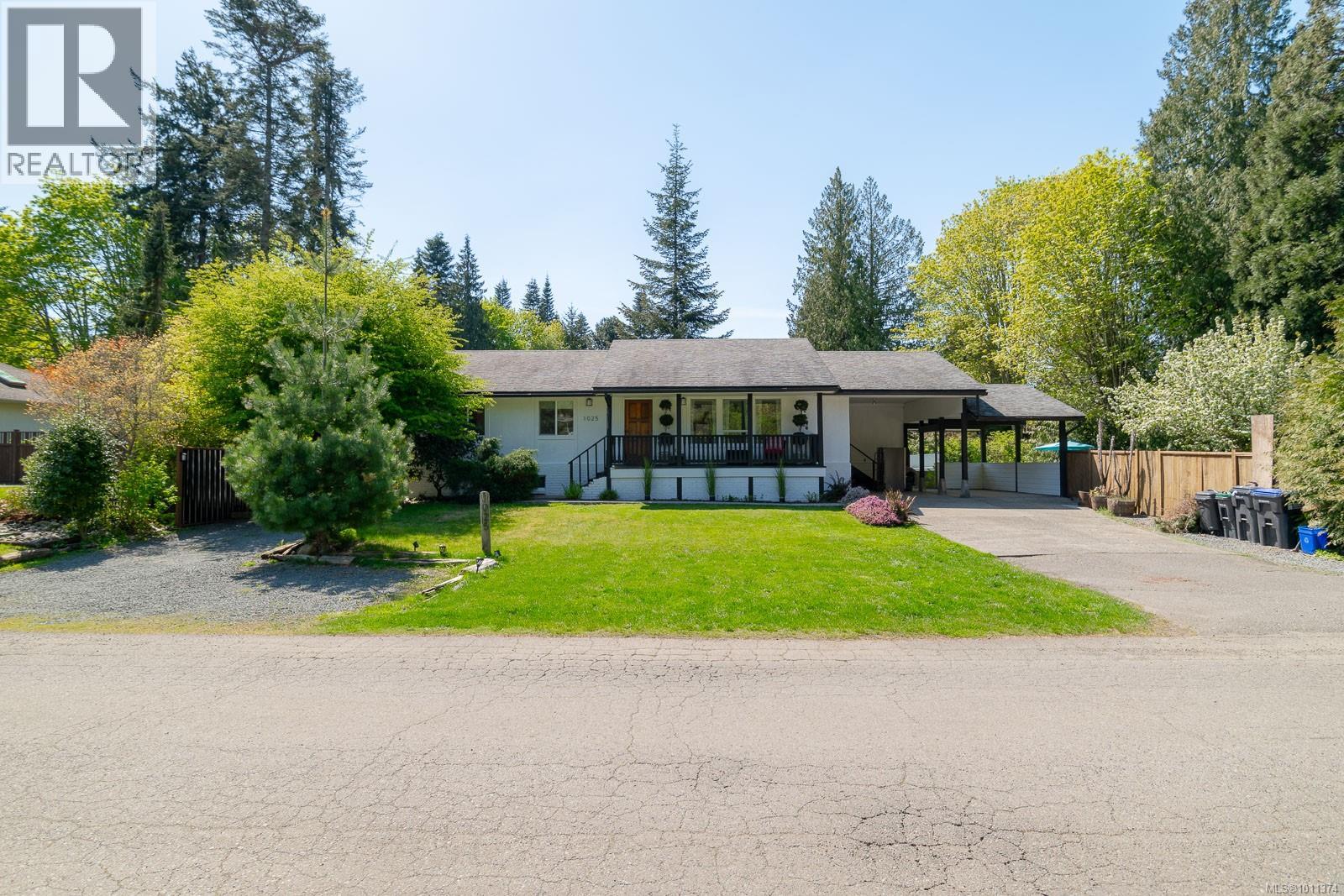 1025 Maple Lane Dr, Parksville, BC V9P 1T3