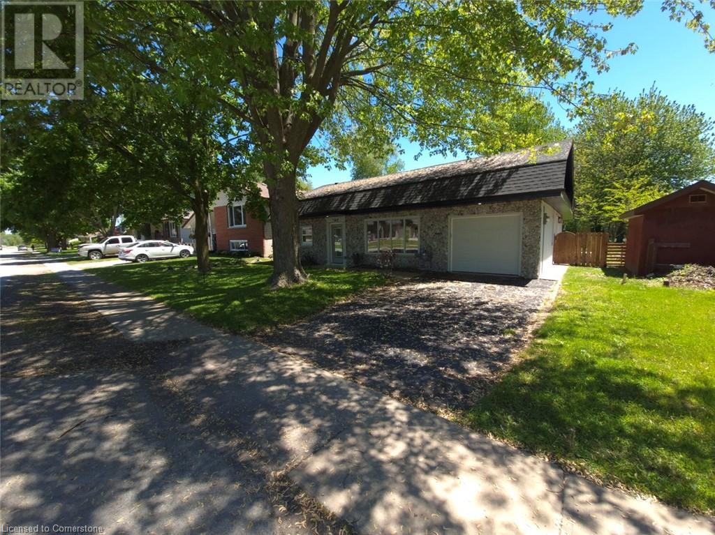 413 George St, Dunnville, ON N1A 2T8