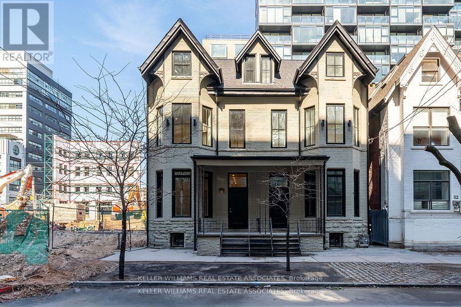 54 Stewart St, Toronto, ON M5V 1H6