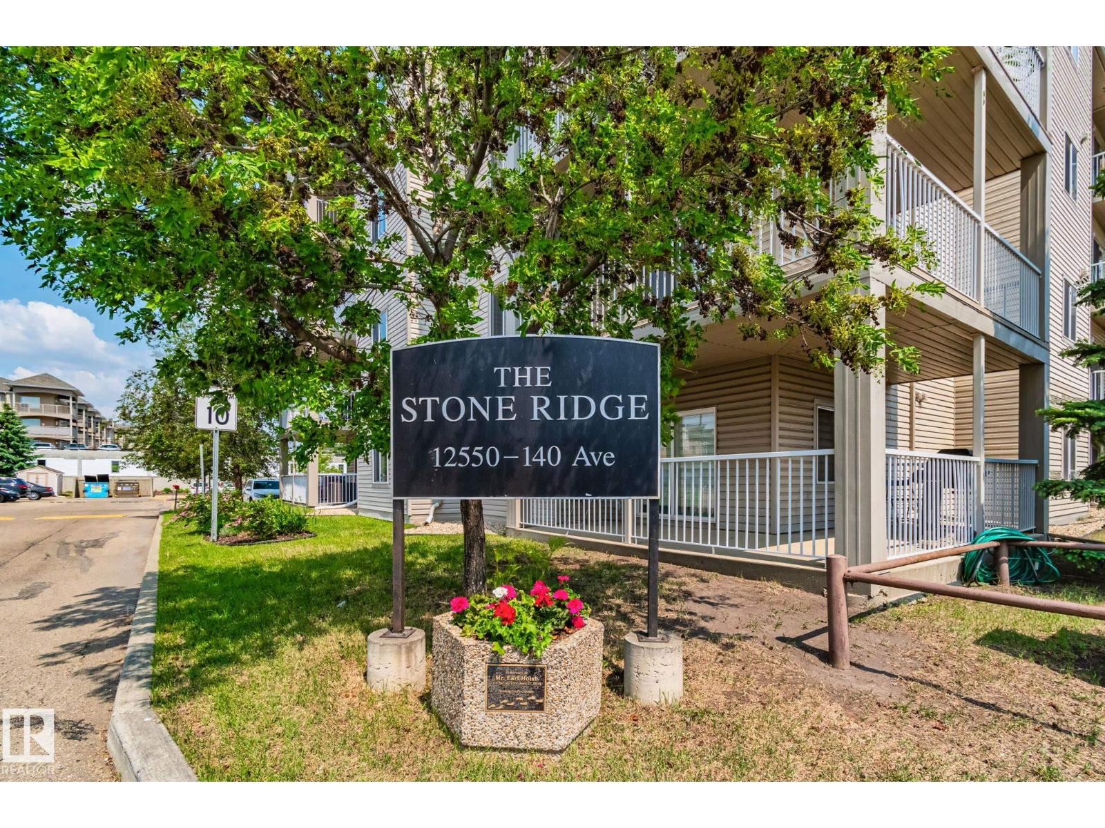 12550 140 Avenue Northwest #212, Edmonton, AB T5X 6J4