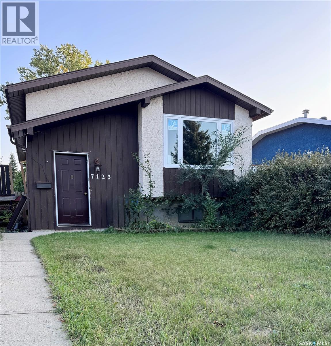 7123 Lanigan Dr, Regina, SK S4X 3Y1