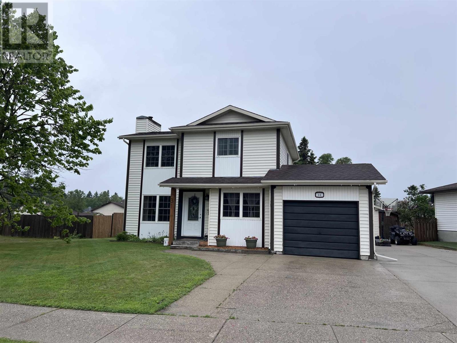 31 Steedman Dr, Marathon, ON P0T 2E0