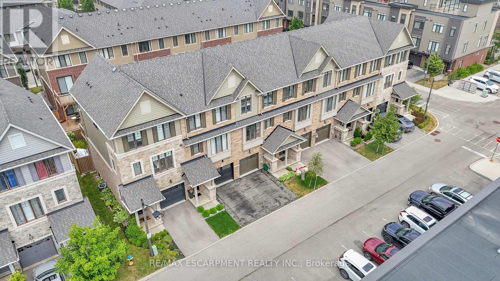 68 Esplanade Ln, Grimsby, ON L3M 0H2