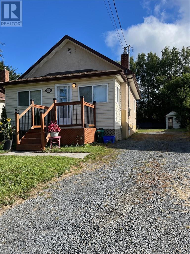 208 Dufferin St, Sudbury, ON P3C 4W6
