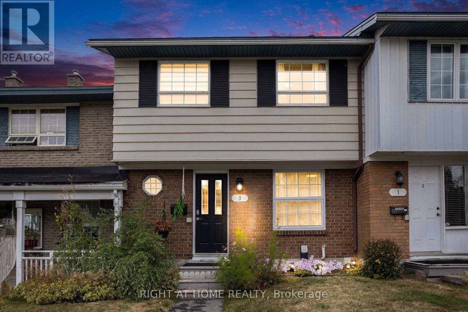 3 Monterey Dr, Ottawa, ON K2H 7A9