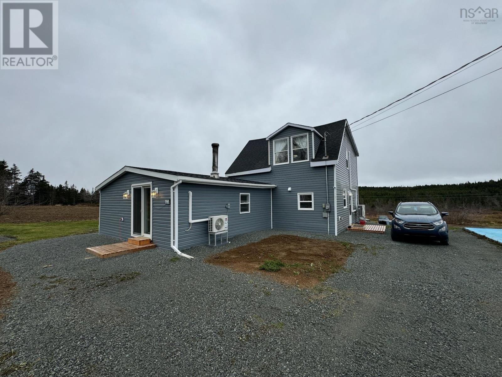 1379 Salmon River Rd, Laposardoise, NS B0E 3B0