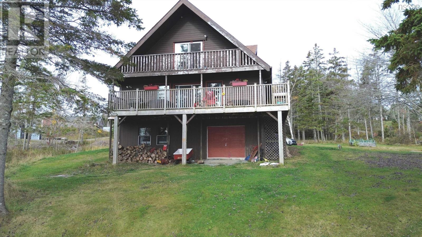 8937 Pepperell St, St. Peteraposs, NS B0E 3B0