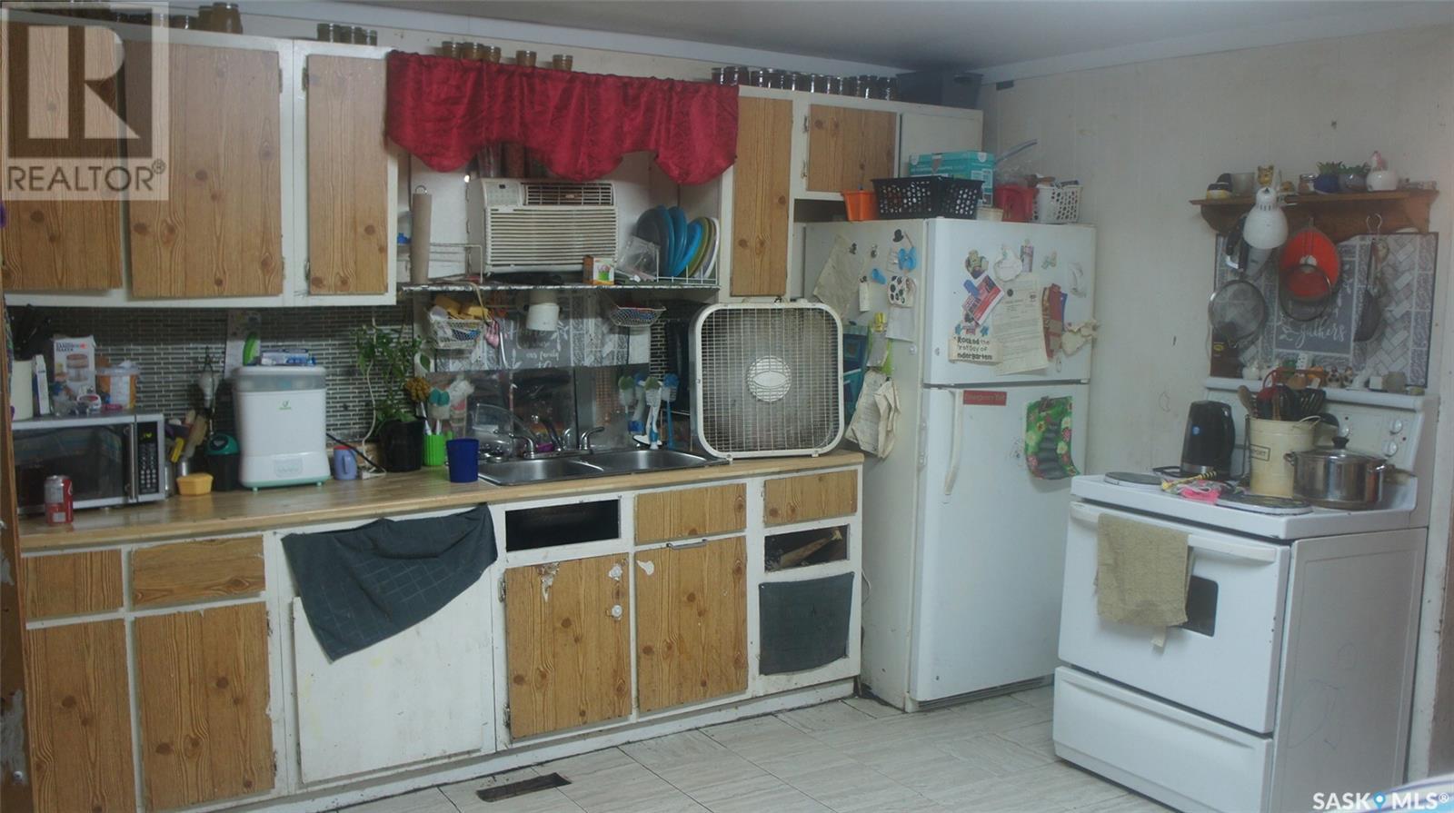 406 Carbon Ave, Bienfait, SK S0C 0M0