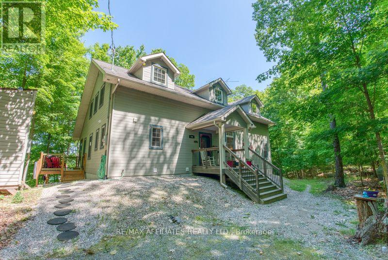 200 Walnut Point Rd E, Rideau Lakes, ON K0G 1E0