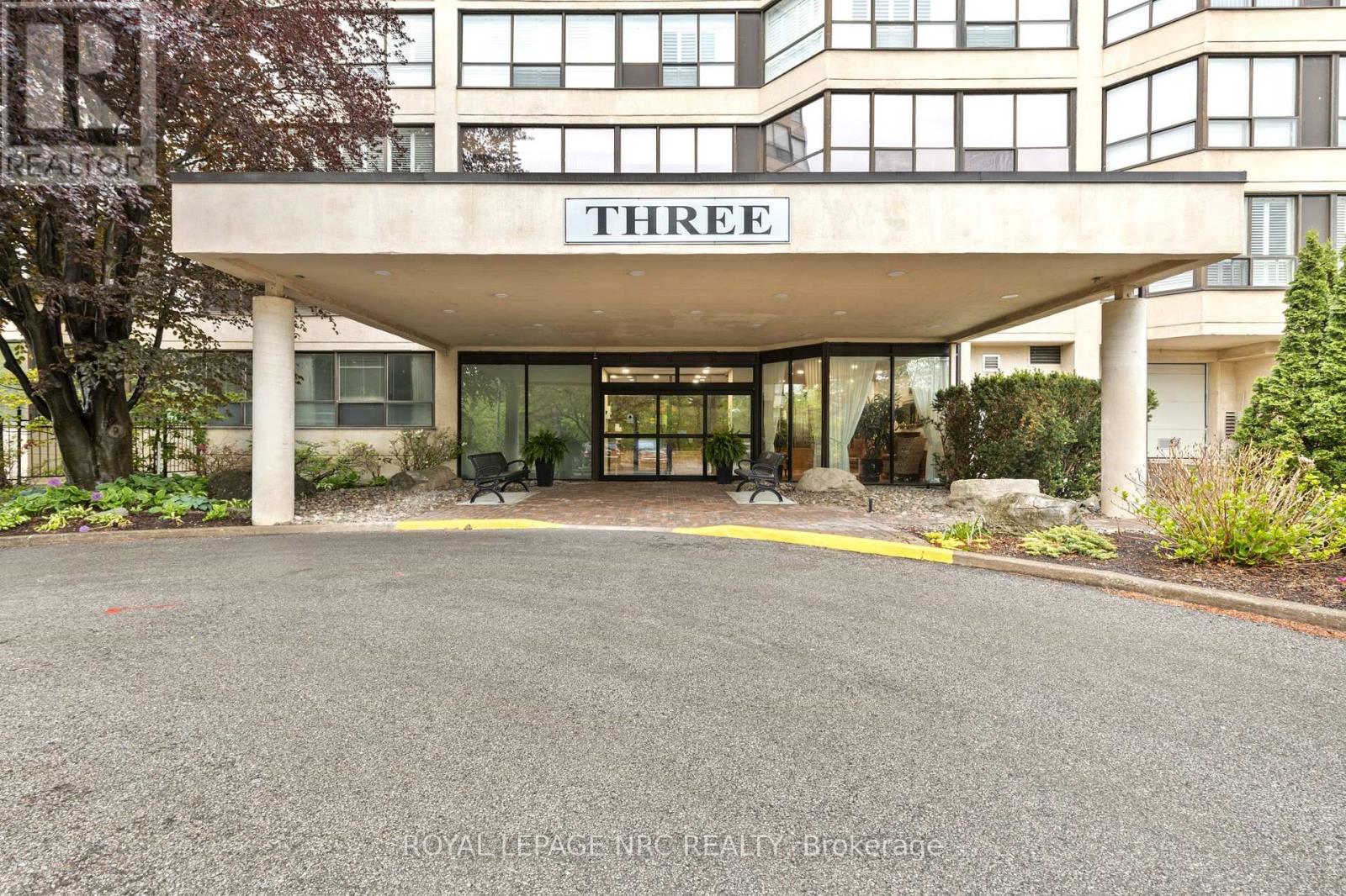 3 Towering Heights Blvd Ph 6 Blvd, St. Catharines, ON L2T 4A4