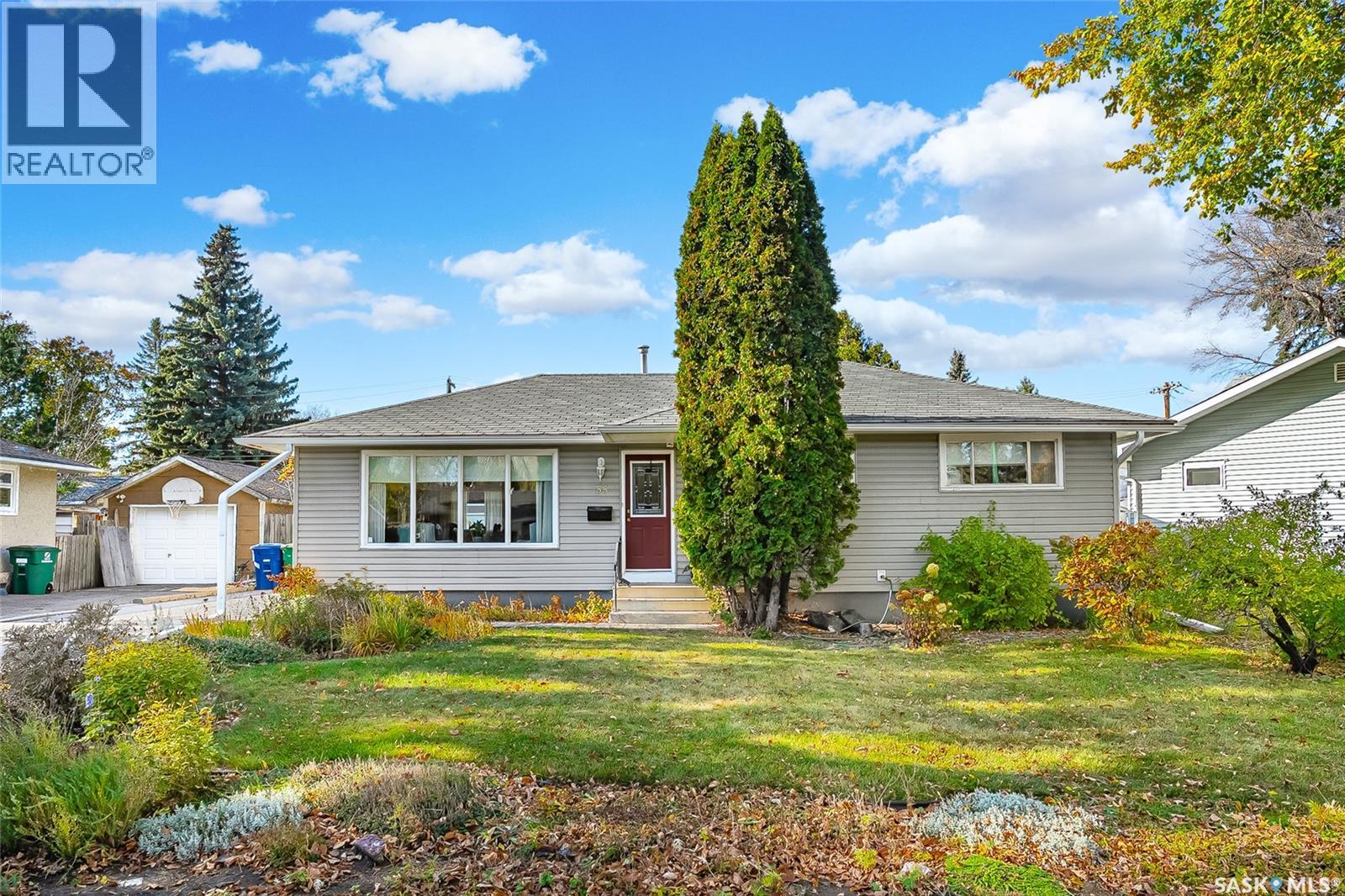 55 Mcaskill Cres, Saskatoon, SK S7J 3K1