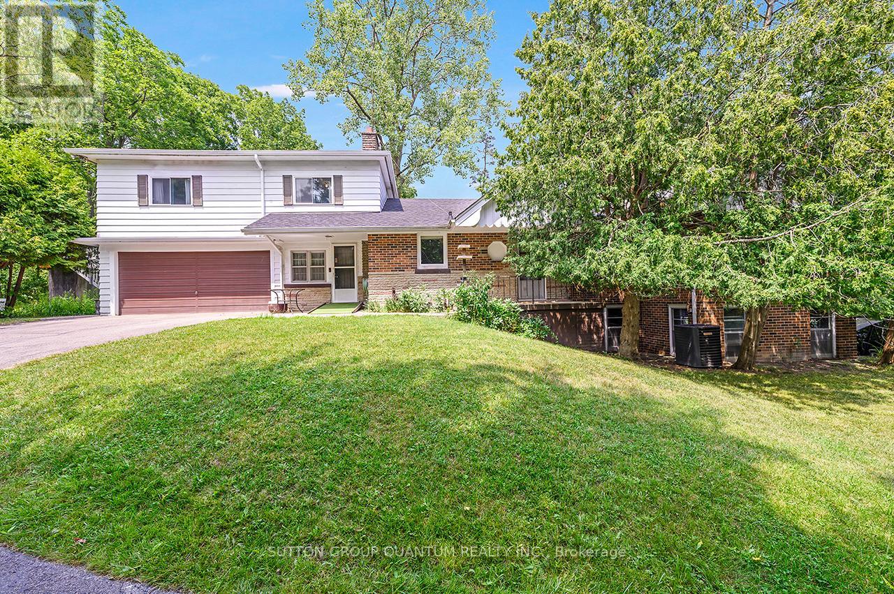 18 Sullivans Ln, Hamilton Dundas, ON L9H 5N7