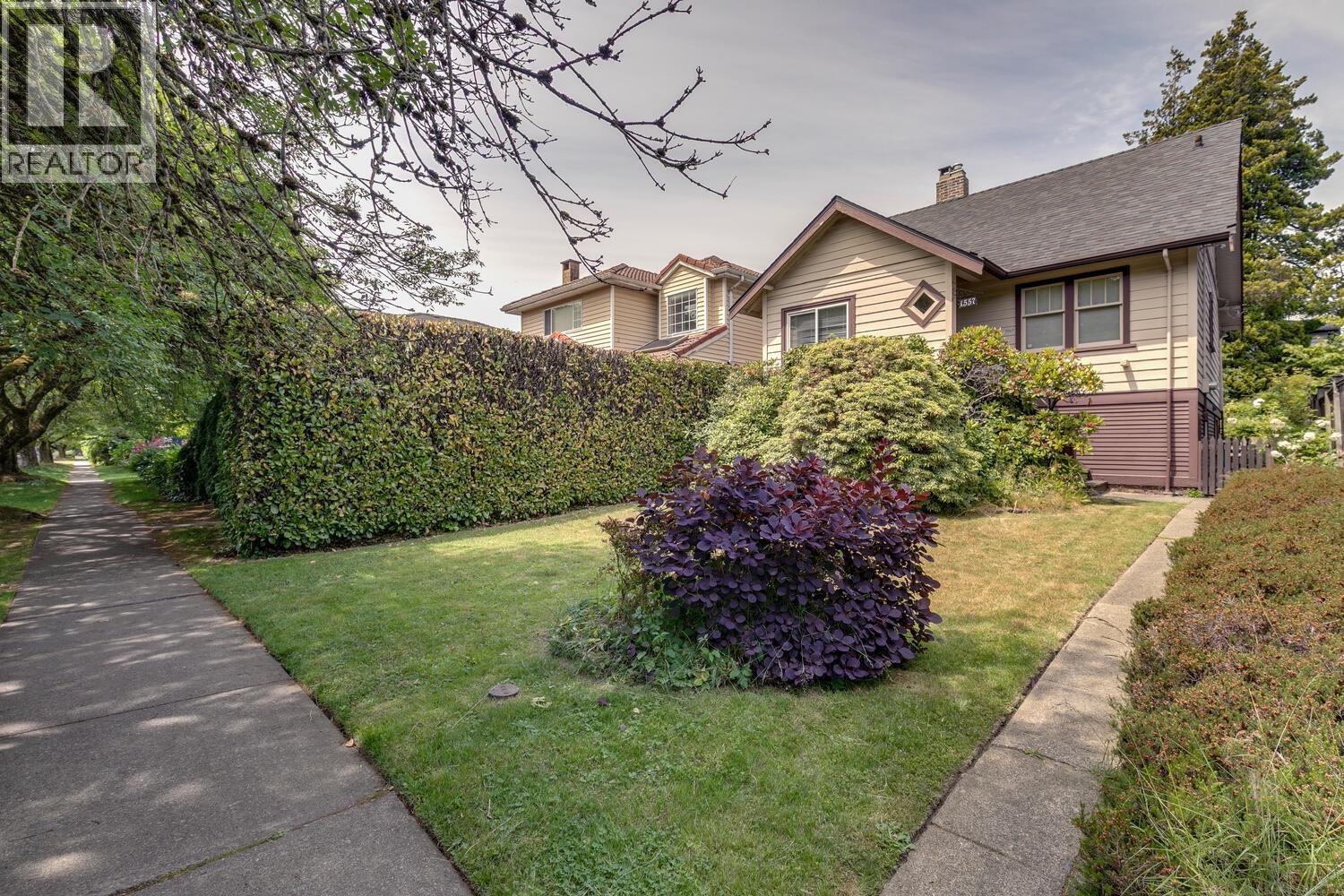 1557 W 68th Ave, Vancouver, BC V6P 2V4