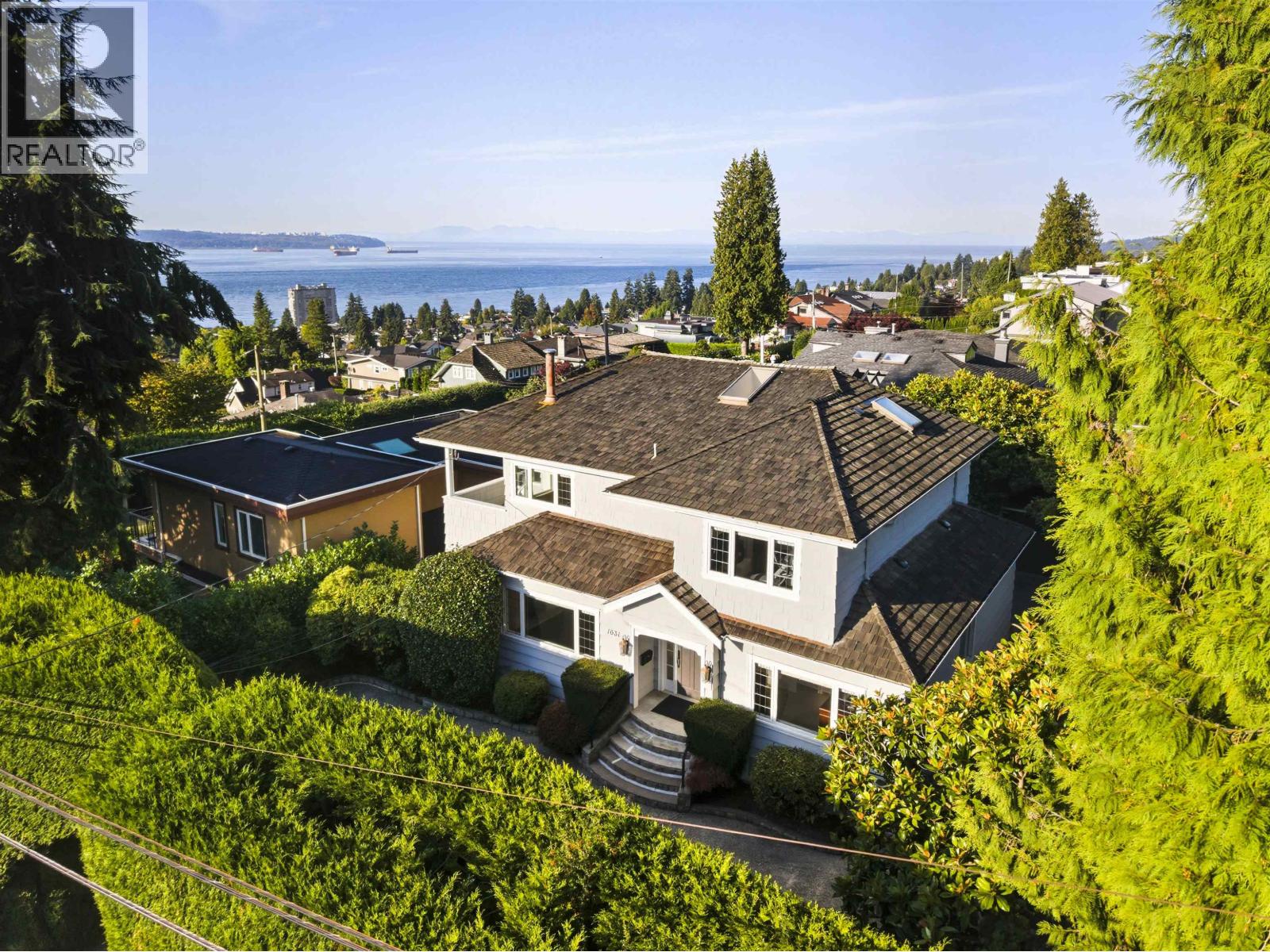 1631 22nd Street, West Vancouver, BC V7V 4E2